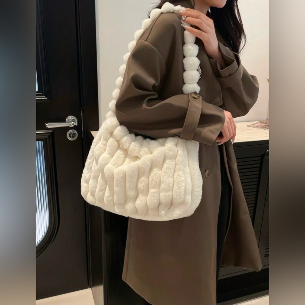 Trendy European And American Plush Tote Bag, Large Capacity, Elegant Quality